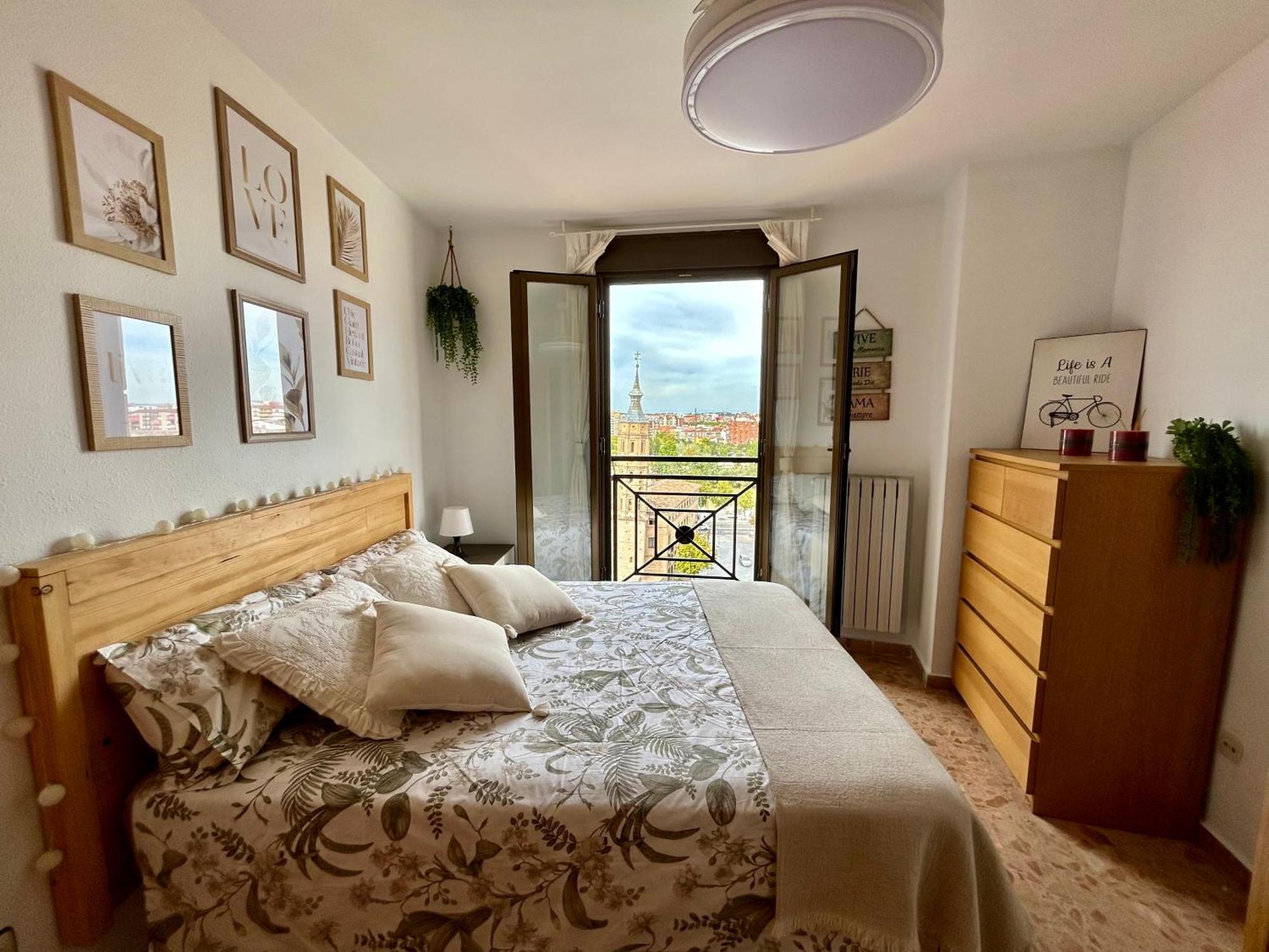 El Torreon Del Pilar. Opcion De Parking Apartment Zaragoza